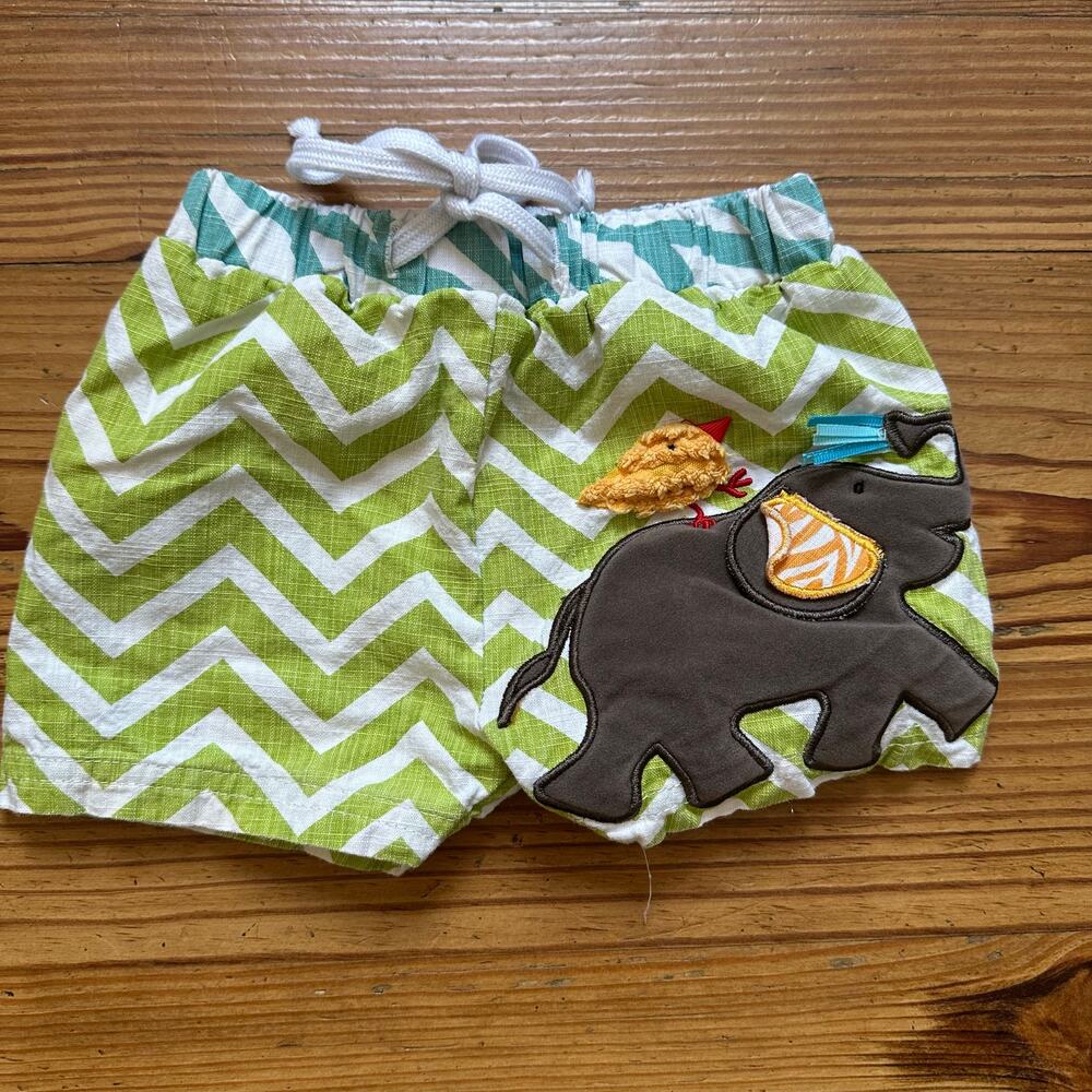 Mudpie green white‎ elephant embroidered swim shorts SIZE 0-6M